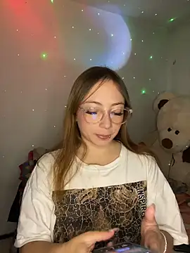 Caamii  online show from June 19, 2026, 3:45 am