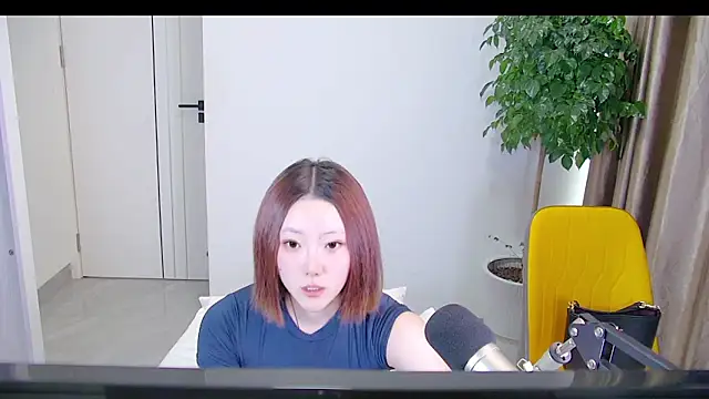 Yangyang5551 online show from June 3, 2026, 3:40 am