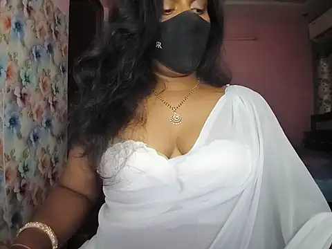 Snapshot of Meenakshy chatting on June 5, 2026, 5:34 am Meenakshy online show from June 5, 2026, 5:34 am