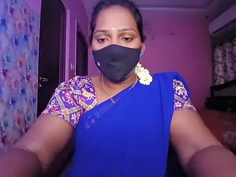 Snapshot of Meenakshy chatting on July 10, 2026, 4:45 am Meenakshy online show from July 10, 2026, 4:45 am