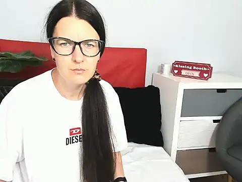 NadiaXlove online show from June 22, 2026, 2:25 pm