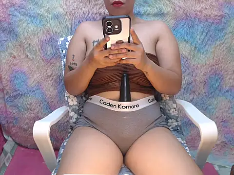 Snapshot of Horny_Pussy26 chatting on July 16, 2026, 11:57 pm Horny Pussy26 online show from July 16, 2026, 11:57 pm