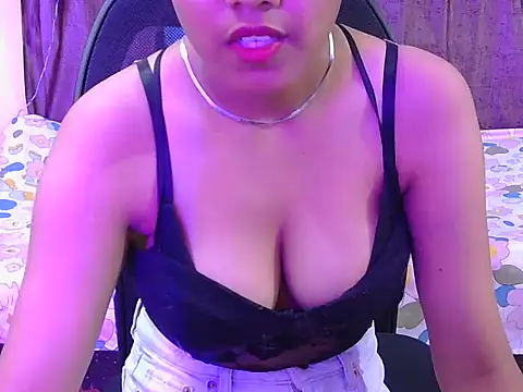Snapshot of hot-ayra chatting on June 21, 2026, 4:40 am hot-ayra online show from June 21, 2026, 4:40 am