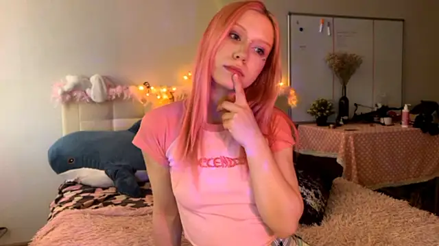 Snapshot of sexy_cute18 chatting on July 3, 2026, 1:01 am sexy cute18 online show from July 3, 2026, 1:01 am
