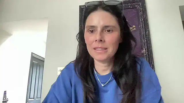 Snapshot of JadeLucy chatting on June 5, 2026, 10:10 am JadeLucy online show from June 5, 2026, 10:10 am