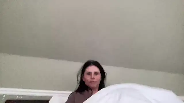 JadeLucy online show from June 17, 2026, 6:46 am