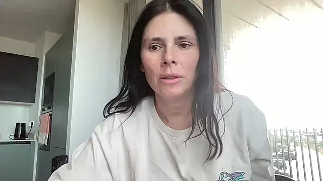 JadeLucy online show from July 3, 2026, 6:53 am