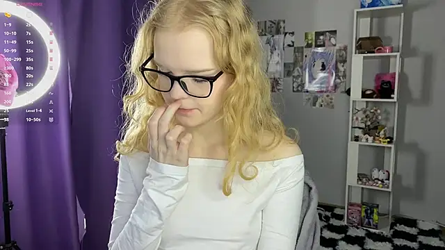 evetease online show from June 15, 2026, 4:34 am