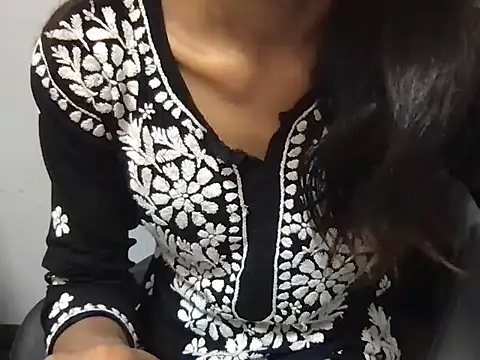 SIMRAN RANI online show from June 17, 2026, 5:07 am