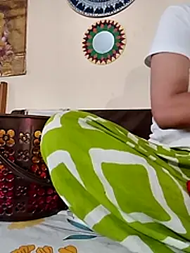 Snapshot of Romantic_riya_06 chatting on July 19, 2026, 6:00 am Romantic riya 06 online show from July 19, 2026, 6:00 am
