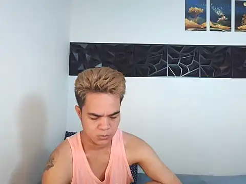 Snapshot of yourmikexxx chatting on July 5, 2026, 7:43 pm yourmikexxx online show from July 5, 2026, 7:43 pm