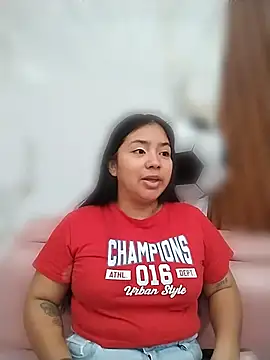 Snapshot of Amber_Herrera chatting on June 28, 2026, 12:33 pm Amber Herrera online show from June 28, 2026, 12:33 pm