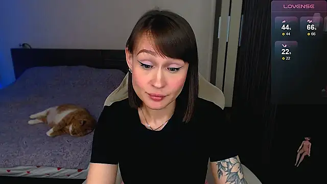 Snapshot of MelLovell chatting on June 4, 2026, 10:47 pm MelLovell online show from June 4, 2026, 10:47 pm