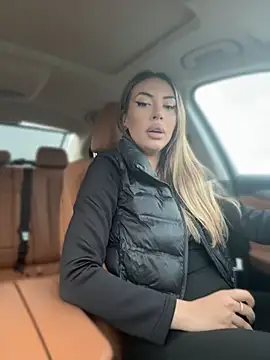 BabesGoWild online show from April 16, 2026, 3:51 am