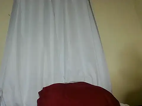 Snapshot of Yours_Ramona chatting on June 9, 2026, 11:28 pm Yours Ramona online show from June 9, 2026, 11:28 pm