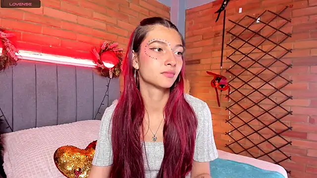 Snapshot of Emma_belley chatting on July 7, 2026, 6:11 pm Emma belley online show from July 7, 2026, 6:11 pm