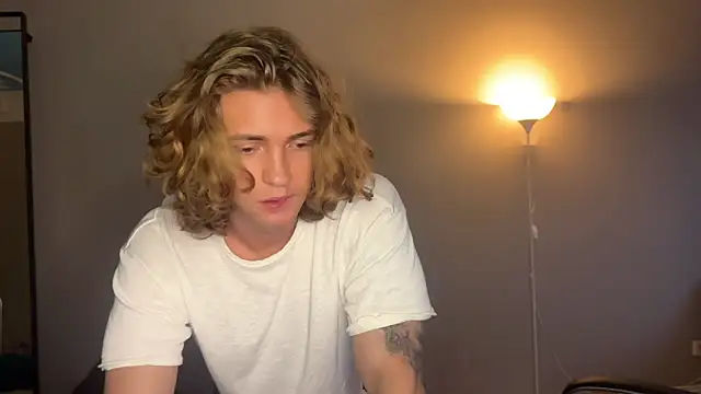 DanielWalkerr online show from July 8, 2026, 6:52 pm