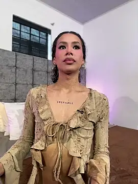 Snapshot of LiaDuquette chatting on July 12, 2026, 5:25 pm LiaDuquette online show from July 12, 2026, 5:25 pm