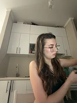 Snapshot of KatyNuar chatting on June 12, 2026, 7:33 pm KatyNuar online show from June 12, 2026, 7:33 pm