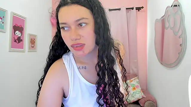 Snapshot of ArianaLaurent chatting on June 12, 2026, 12:36 pm ArianaLaurent online show from June 12, 2026, 12:36 pm