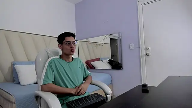Ethan12  online show from June 20, 2026, 3:11 am