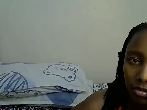 Trixiepixy online show from June 24, 2026, 6:39 pm