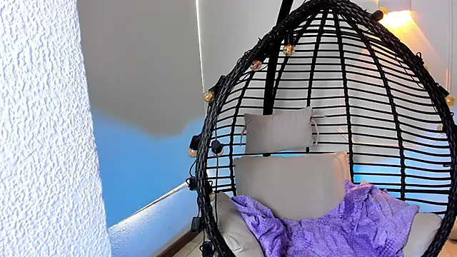 FreckleDoll online show from July 10, 2026, 8:09 pm