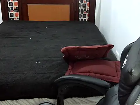 Snapshot of Lolacurly69 chatting on June 20, 2026, 2:38 am Lolacurly69 online show from June 20, 2026, 2:38 am