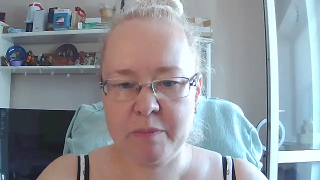 Snapshot of Viola27 chatting on July 24, 2026, 7:26 am Viola27 online show from July 24, 2026, 7:26 am