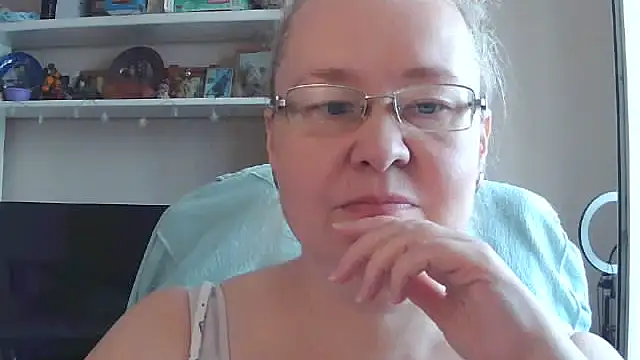Snapshot of Viola27 chatting on July 12, 2026, 7:20 am Viola27 online show from July 12, 2026, 7:20 am