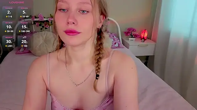 Snapshot of AngelBlaze chatting on July 13, 2026, 5:07 am AngelBlaze online show from July 13, 2026, 5:07 am