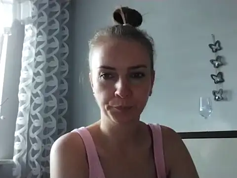 Snapshot of JenniferAlone chatting on August 3, 2026, 3:18 pm JenniferAlone online show from August 3, 2026, 3:18 pm