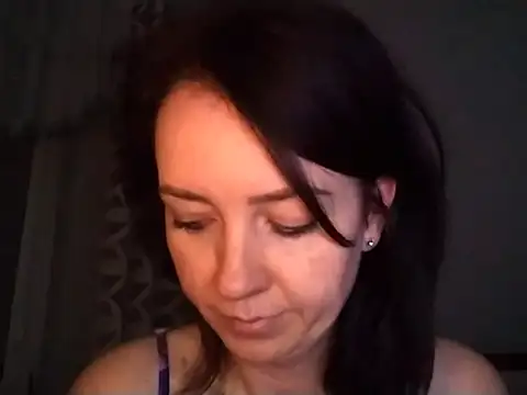 Snapshot of JenniferAlone chatting on June 11, 2026, 8:28 pm JenniferAlone online show from June 11, 2026, 8:28 pm