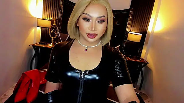 Snapshot of QUEEN_OF_ALL_DOM chatting on June 13, 2026, 7:28 am QUEEN OF ALL DOM online show from June 13, 2026, 7:28 am