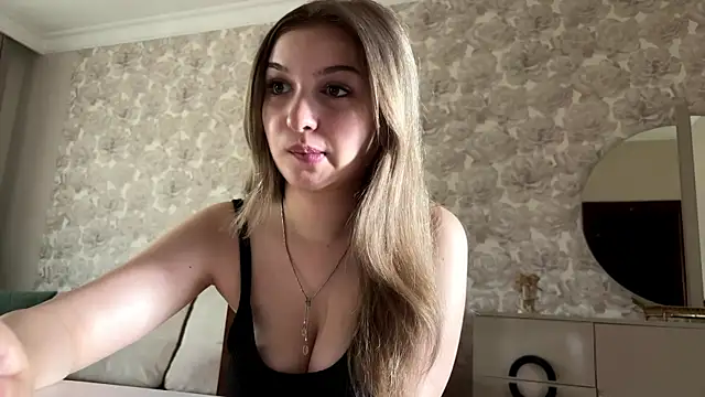 Snapshot of CloudyFoxy chatting on July 16, 2026, 5:15 am CloudyFoxy online show from July 16, 2026, 5:15 am