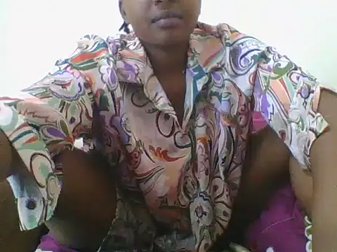 Snapshot of bunnysnow_ chatting on June 9, 2026, 12:00 am bunnysnow online show from June 9, 2026, 12:00 am