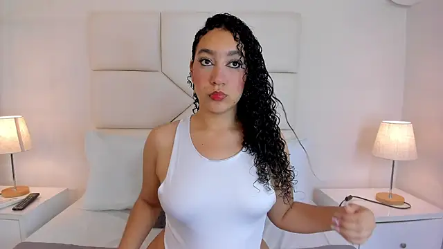 NaomiCambels online show from July 9, 2026, 7:24 pm