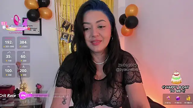 Snapshot of LauraToro_ chatting on September 29, 2025, 1:39 pm LauraToro online show from September 29, 2025, 1:39 pm