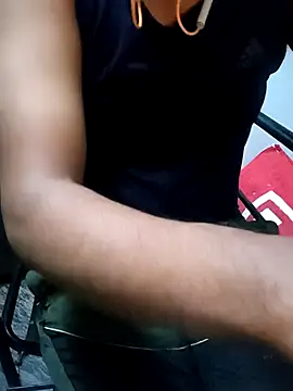 Snapshot of Lawrencedlkk007 chatting on February 11, 2026, 5:46 pm Lawrencedlkk007 online show from February 11, 2026, 5:46 pm