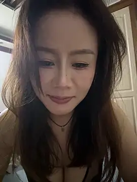 Snapshot of Joanne_88 chatting on June 12, 2026, 10:57 am Joanne 88 online show from June 12, 2026, 10:57 am