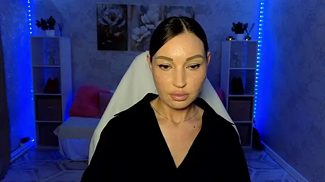 NikoleMills online show from July 6, 2026, 7:59 am