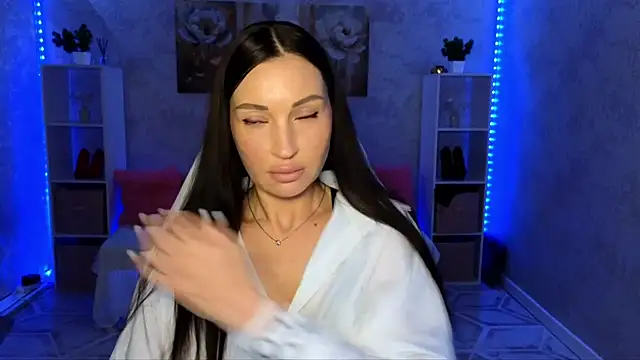 NikoleMills online show from June 27, 2026, 5:13 am