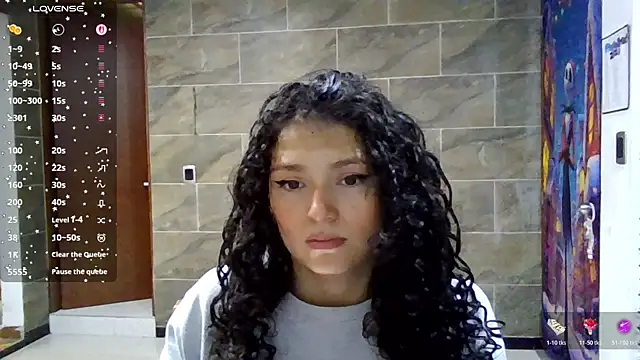 Snapshot of Diamond_Curls chatting on July 28, 2026, 3:43 pm Diamond Curls online show from July 28, 2026, 3:43 pm