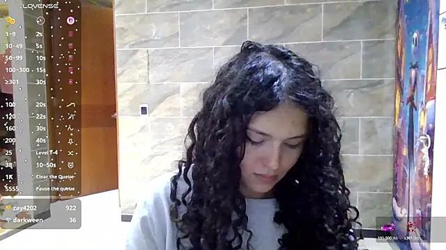 Snapshot of Diamond_Curls chatting on July 28, 2026, 6:20 pm Diamond Curls online show from July 28, 2026, 6:20 pm