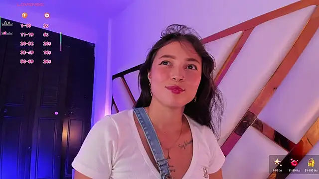 Snapshot of Mariana_Smiith_ chatting on July 6, 2026, 7:38 pm Mariana Smiith online show from July 6, 2026, 7:38 pm
