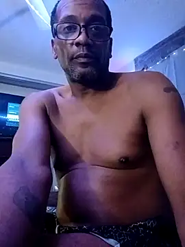 Snapshot of WildCravings chatting on August 3, 2026, 12:00 pm WildCravings online show from August 3, 2026, 12:00 pm