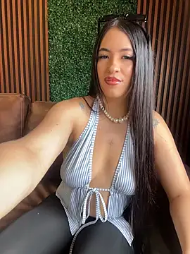 Snapshot of ArianaBlum chatting on June 21, 2026, 2:34 pm ArianaBlum online show from June 21, 2026, 2:34 pm