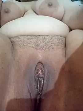 LANAQUEEN7 online show from June 17, 2026, 9:57 pm