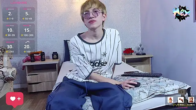 Snapshot of axell_stone_ chatting on July 6, 2026, 8:44 pm axell stone online show from July 6, 2026, 8:44 pm