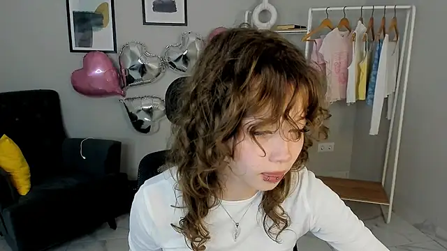 Snapshot of Annette_Bell chatting on June 15, 2026, 1:55 pm Annette Bell online show from June 15, 2026, 1:55 pm